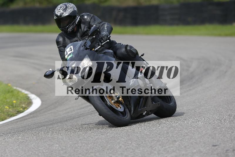 /Archiv-2025/53 16.09.2025 Track Day Domi Aegerter ADR/Gruppe gruen/44